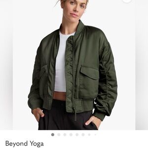 Beyond Yoga Women's Dark Green Bomber Jacket